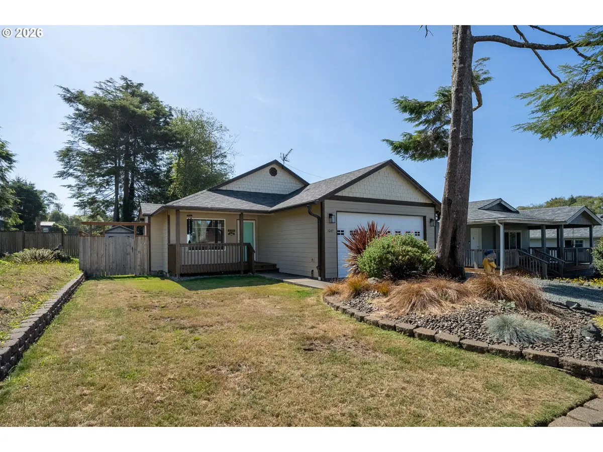 1045 NE 13th Ave, Rockaway Beach, OR 97136 - #1