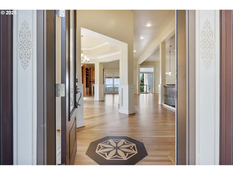 2633 NW Holloway Dr, Portland, OR 97229 - #3