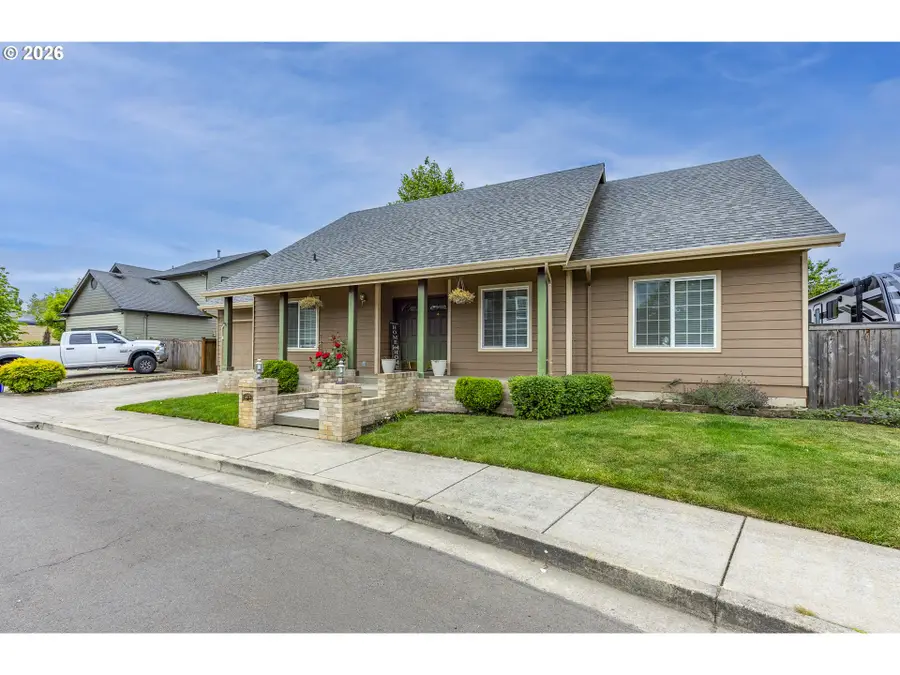 6876 Simeon Dr, Springfield, OR 97478 - #2
