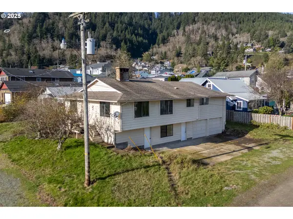 402 Birch Ave, Garibaldi, OR 97118