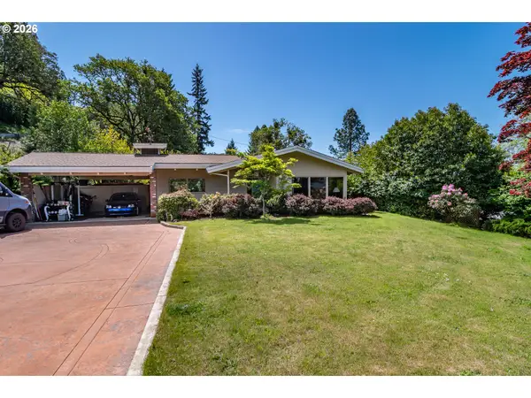 541 SE Terrace Dr, Roseburg, OR 97470