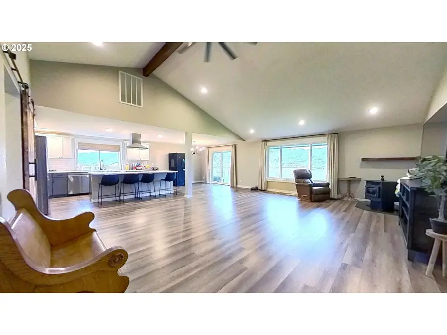 1160 Valley View Rd, Sutherlin, OR 97479 - Image #3