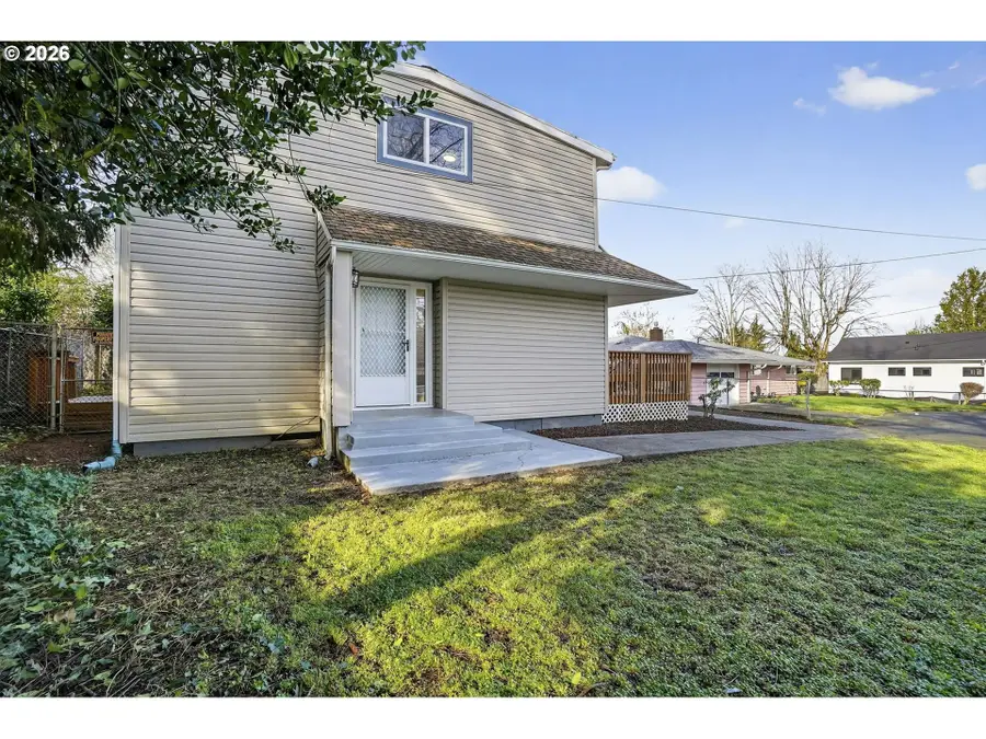 5249 NE 45th Pl, Portland, OR 97218 - Image #2