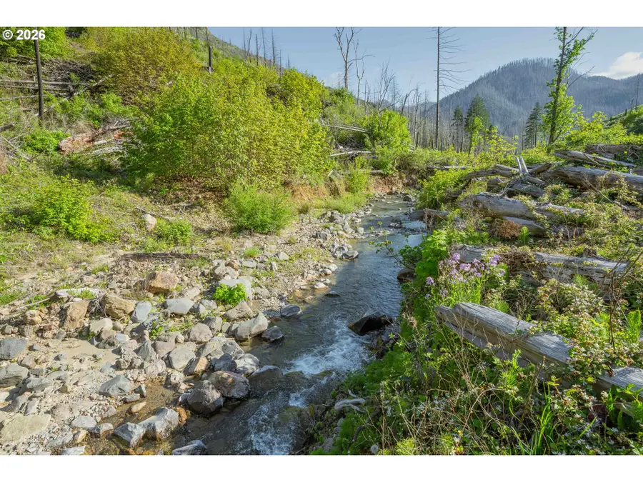 942 Honey Creek Rd, North Umpqua, OR 97447 - #2