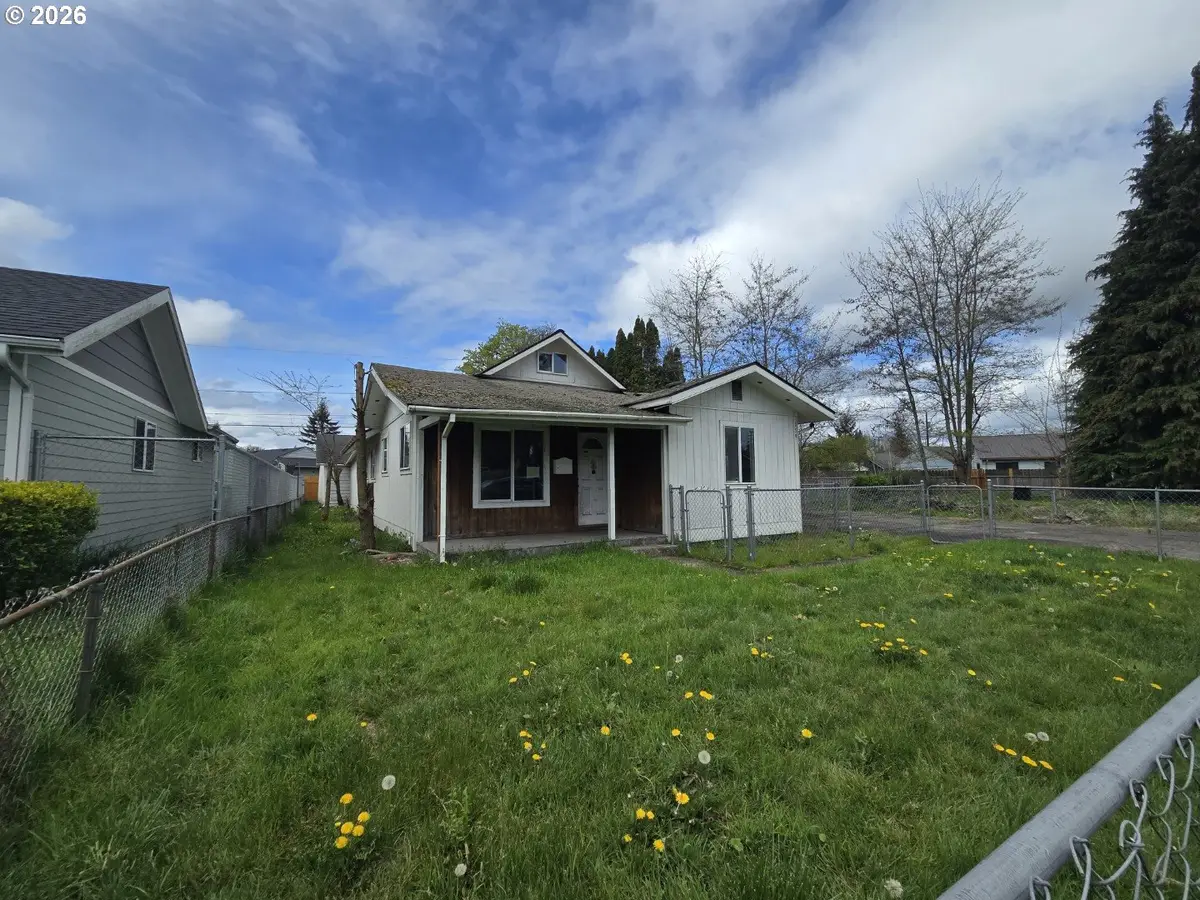 159 16th Ave, Longview, WA 98632 - #1