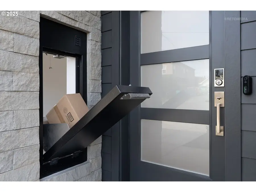 2405 E 6th St, Vancouver, WA 98661 - #2