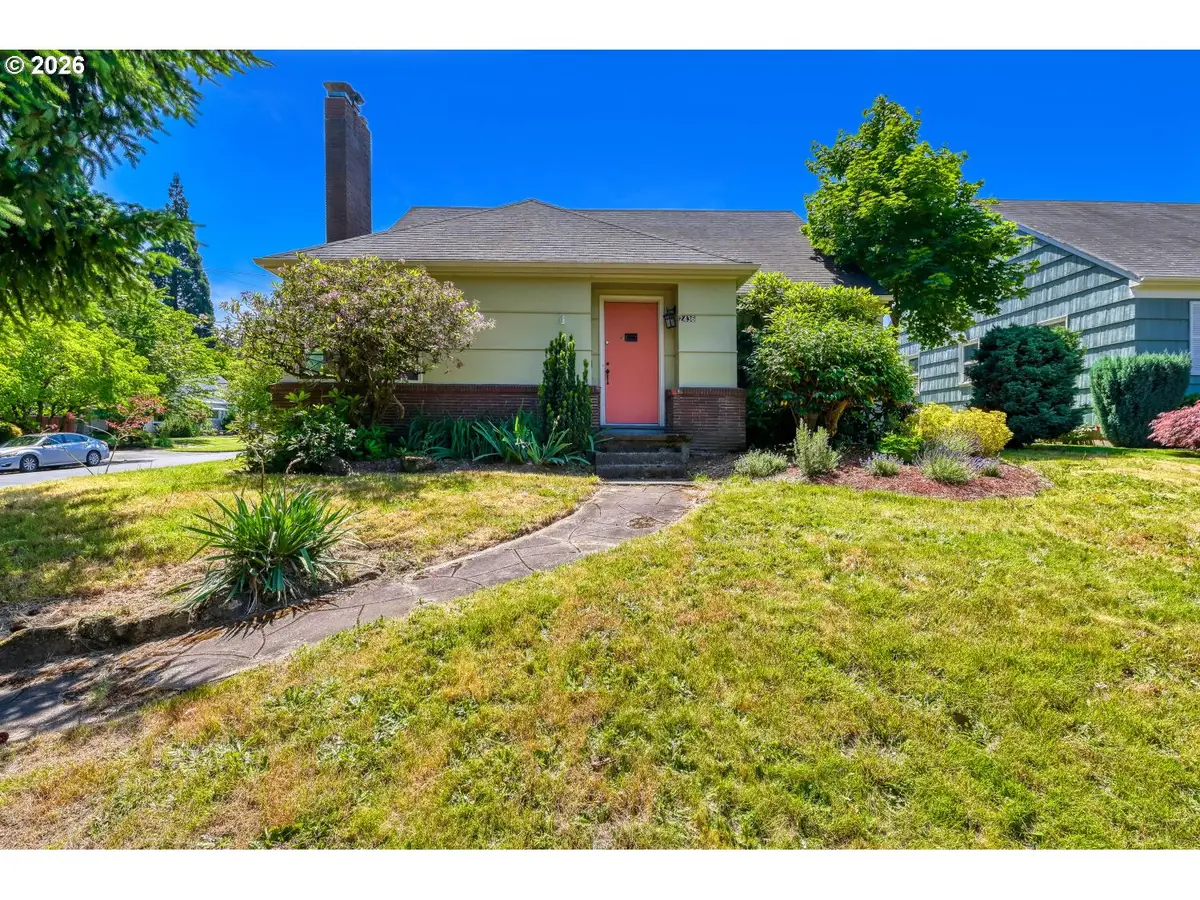 2436 NE Ainsworth St, Portland, OR 97211 - #1
