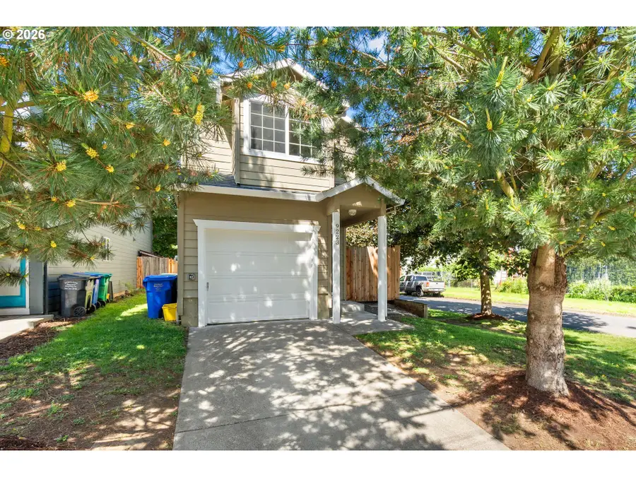 9223 N Hodge Ave, Portland, OR 97203 - #2