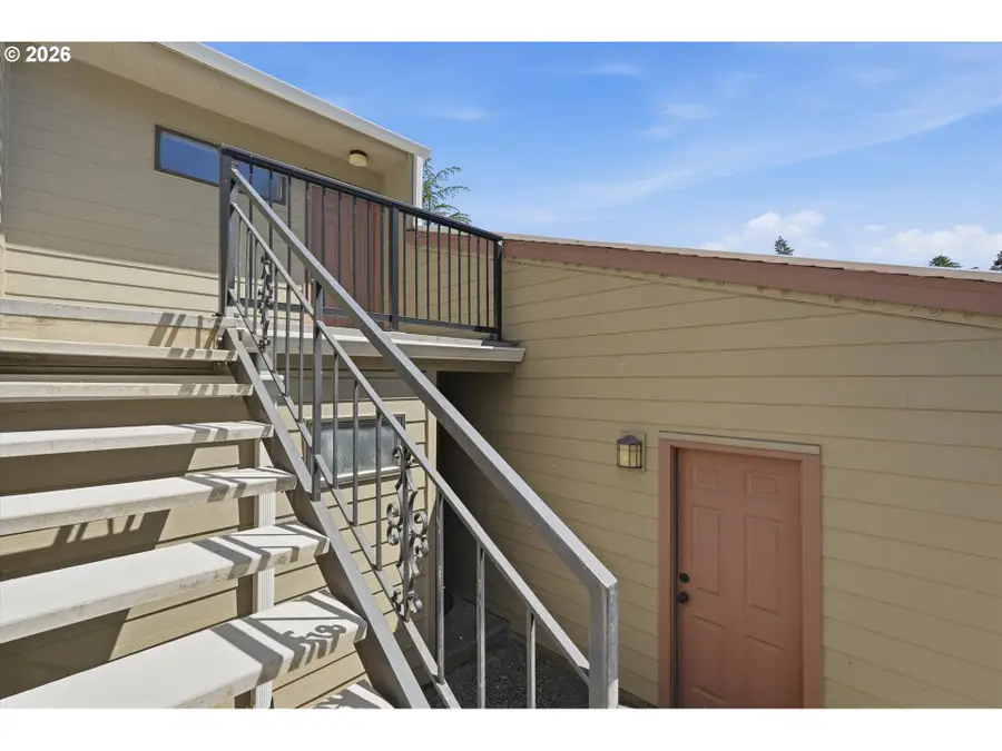 351 SE 146th Ave #8, Portland, OR 97233 - #3