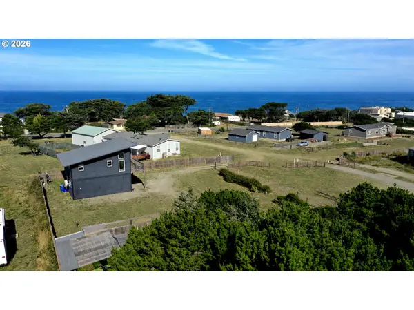 94542 Stansell St, GoldBeach, OR 97444