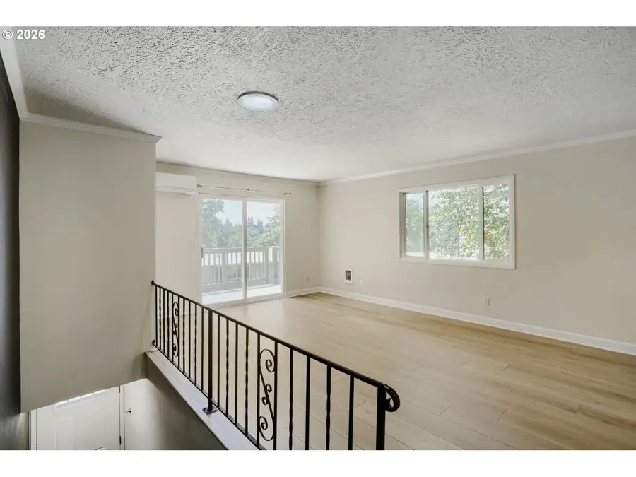 1045 SW Bertha Blvd #7, Portland, OR 97219 - #3