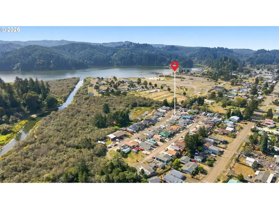 5 Pond Ln, Lakeside, OR 97449 - #2