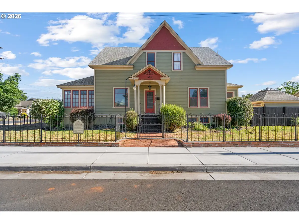 614 SE Byers Ave, Pendleton, OR 97801 - #1