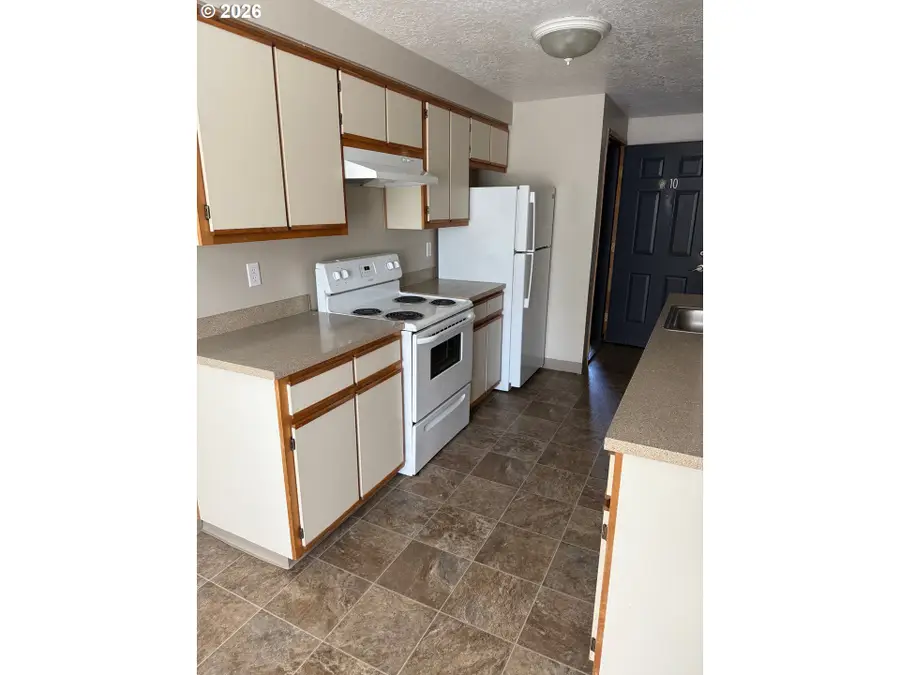 3872 Liberty Rd, Salem, OR 97302 - #3