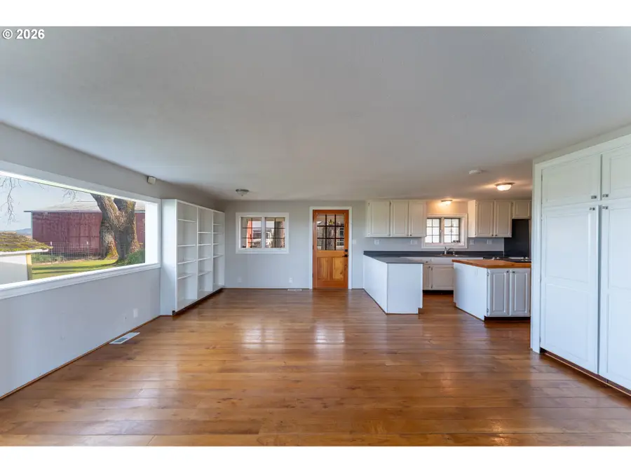 10001 SE Amity-dayton Hwy, McMinnville, OR 97128 - #3