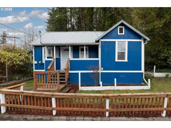 990 SW Tichenor St, Clatskanie, OR 97016