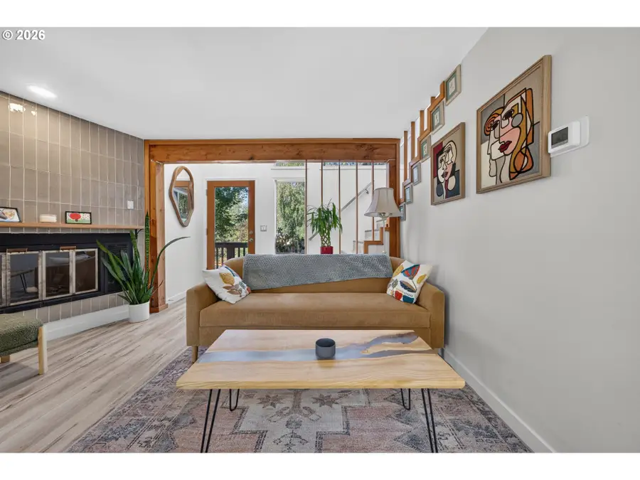 207 W 52nd Ave, Eugene, OR 97405 - #3