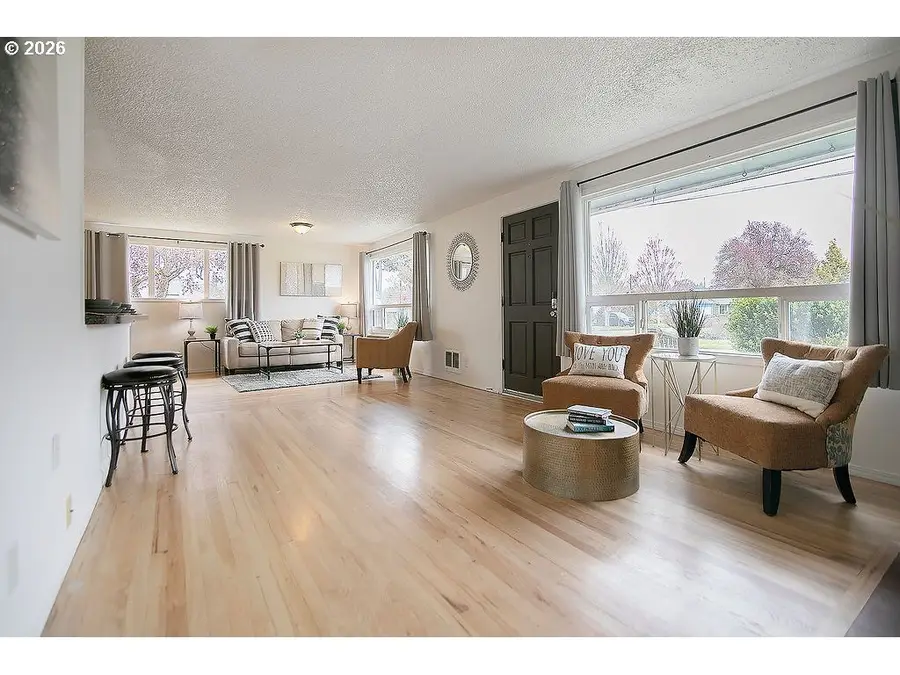 1925 28th Ave, Longview, WA 98632 - #2