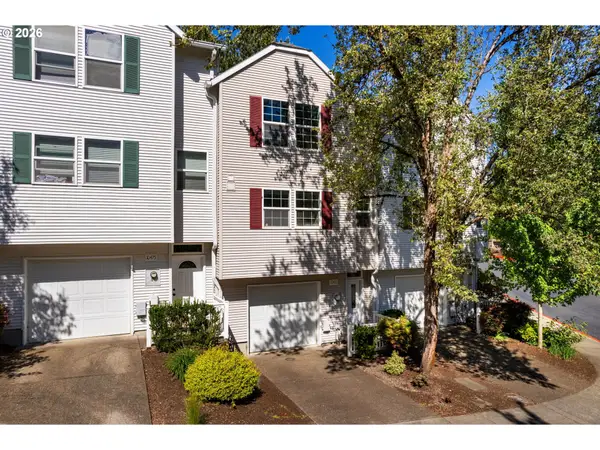 10465 SW Cougar Ln, Beaverton, OR 97003