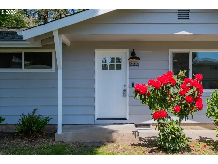 1444 Menlo Loop, Springfield, OR 97477 - #3
