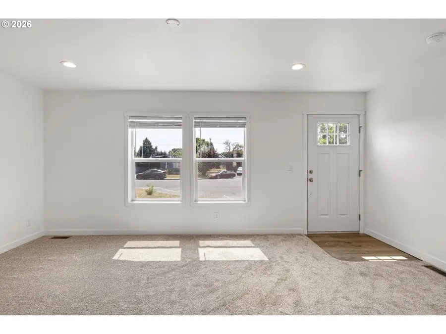 1527 NW 3rd St, McMinnville, OR 97128 - #3