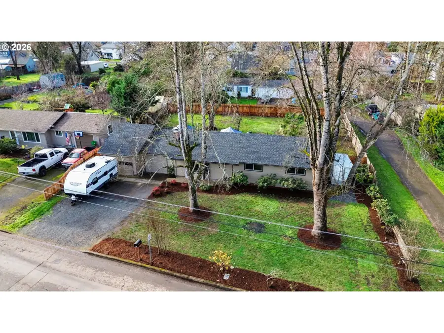 777 N 11th St, Cottage Grove, OR 97424 - Image #2