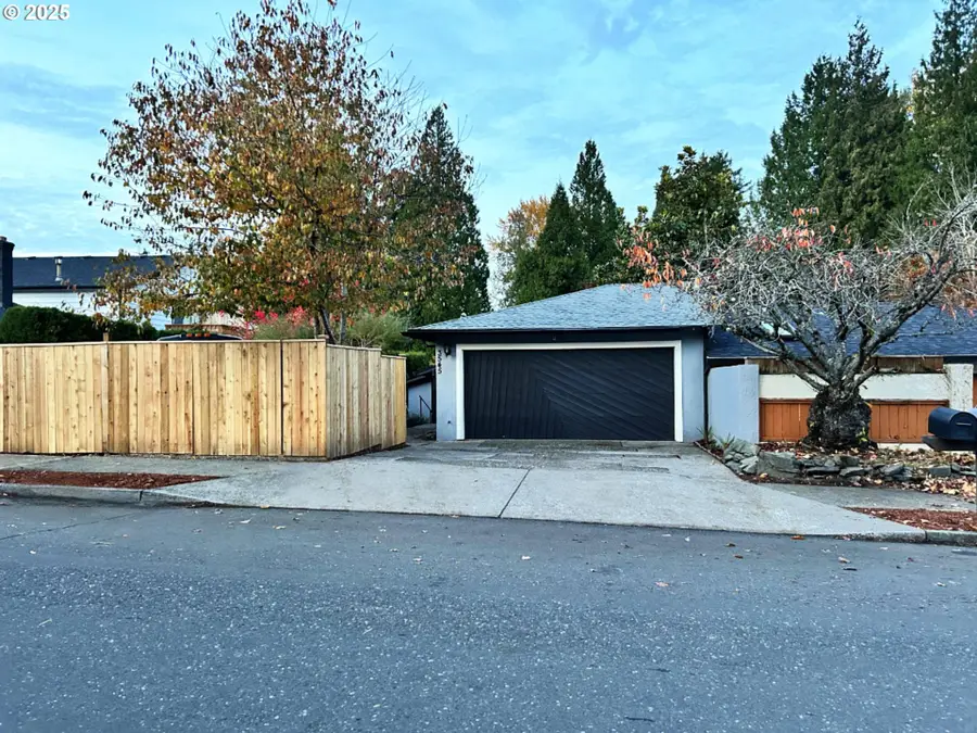 3545 SE 1st St, Gresham, OR 97080 - Image #2