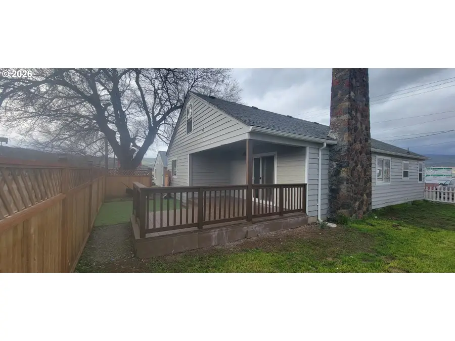 1123 W 2nd St, The Dalles, OR 97058 - #2