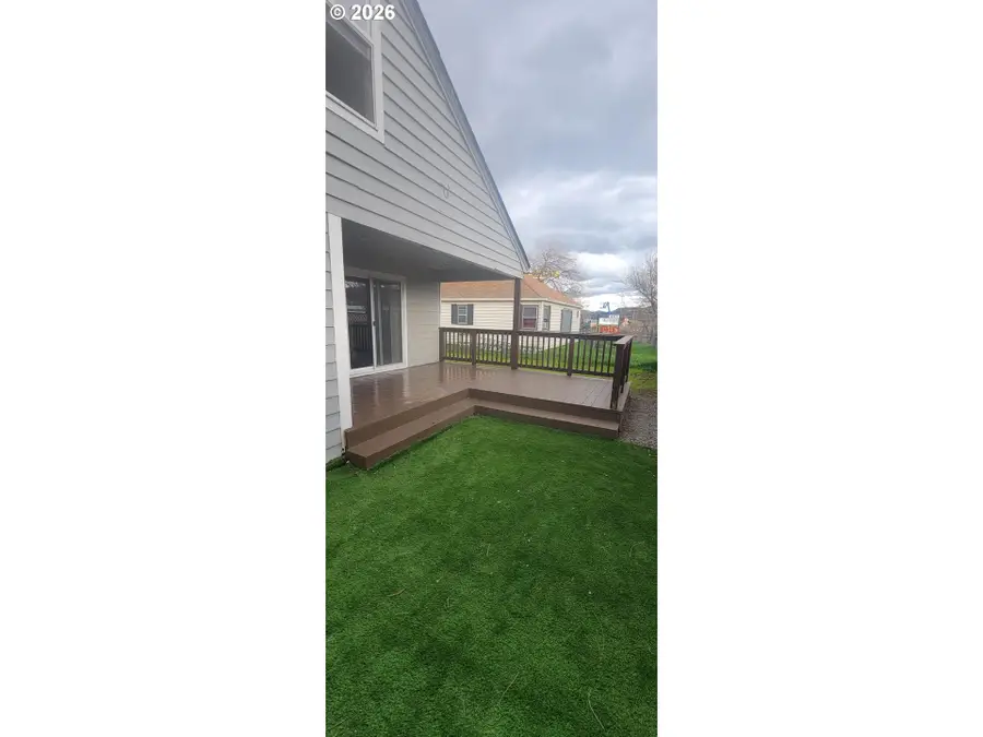 1123 W 2nd St, The Dalles, OR 97058 - #3