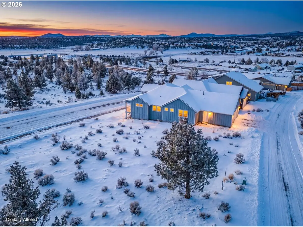 1092 SE Bluegrass Ln, Madras, OR 97741 - #1