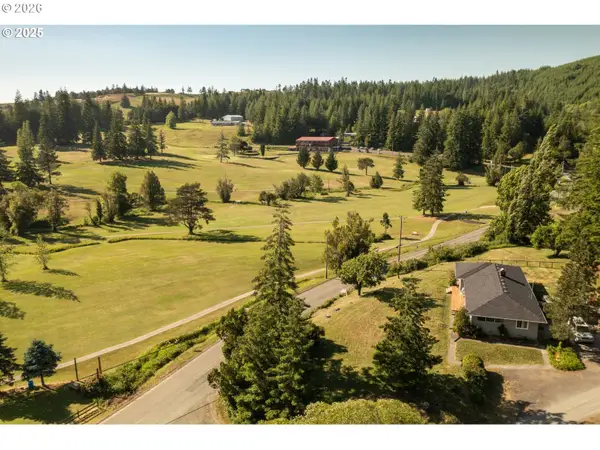 54824 Robinson Rd, Coquille, OR 97423