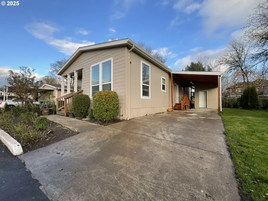 861 SW Liberty Bell Dr, Beaverton, OR 97006 - Image #2