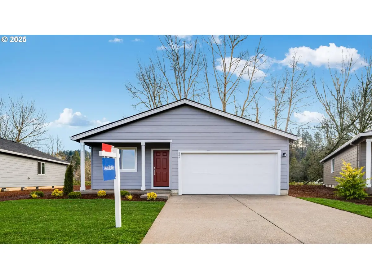 687 Minnesota St, Lebanon, OR 97355 - #1