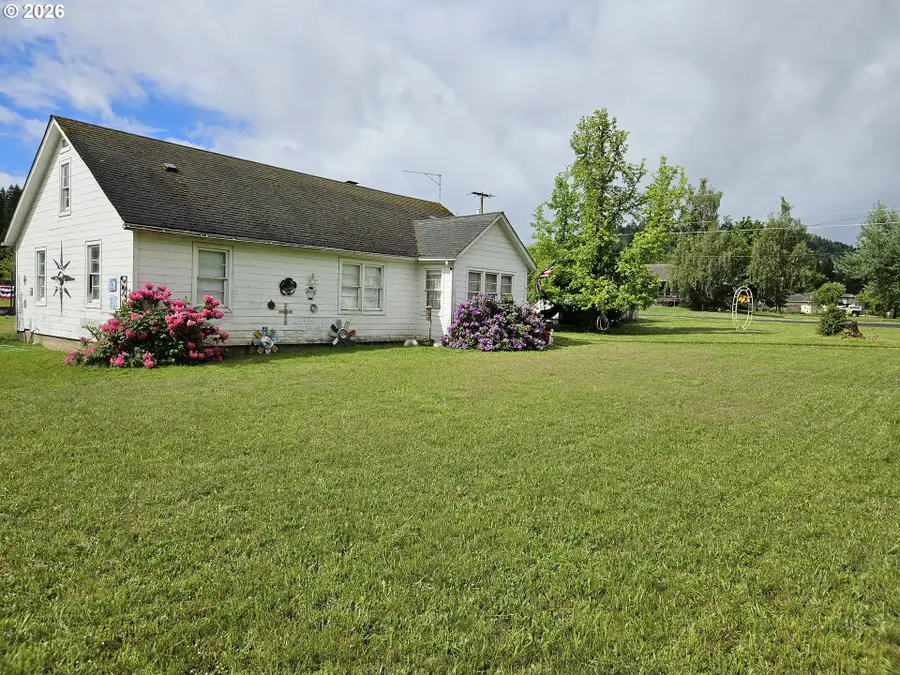 31782 Gowdyville Rd, Cottage Grove, OR 97424 - #2