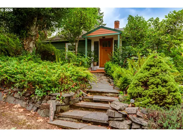 3374 Loma Linda Dr, Eugene, OR 97405