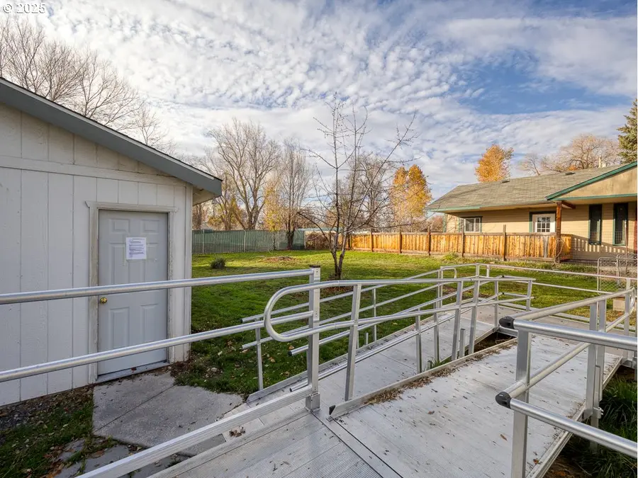 1904 Logan St, Altamont, OR 97603 - Image #3