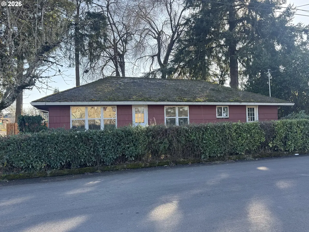 211 Sherman St, Amity, OR 97101 - #1