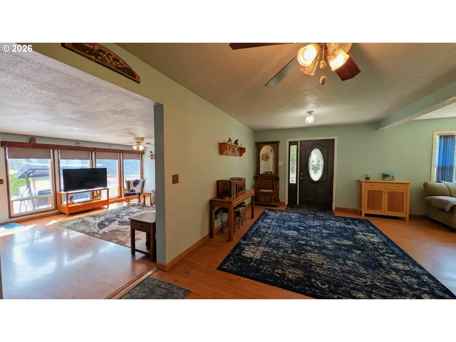 80235 E Hill Rd, Cottage Grove, OR 97424 - #3