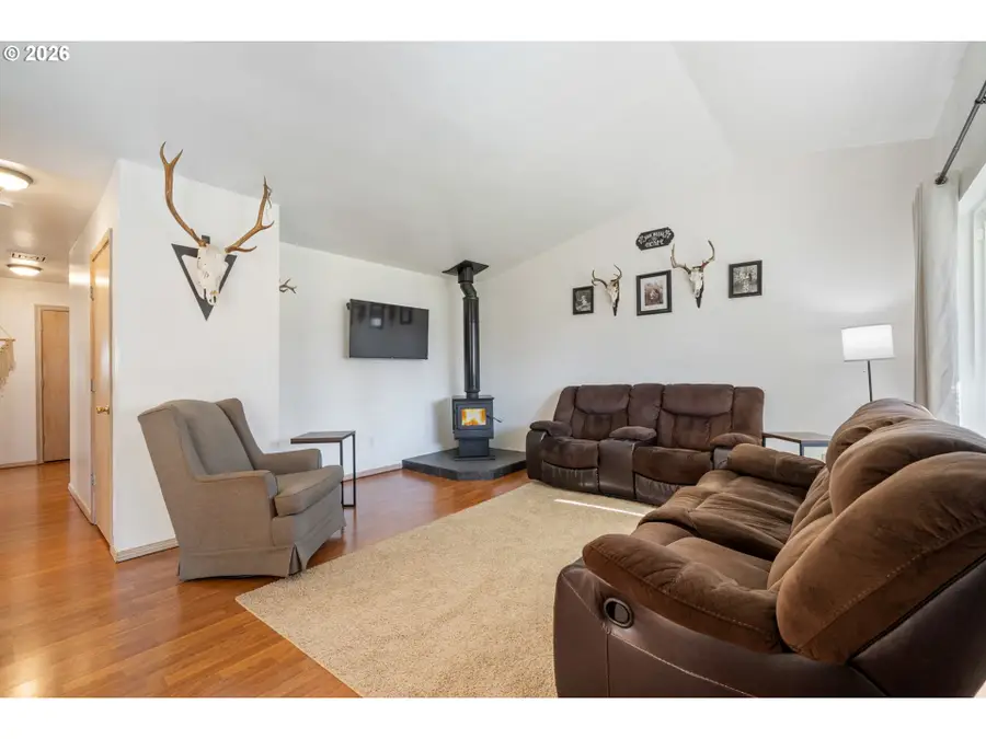 3500 Hawthorne Ln, Tillamook, OR 97141 - Image #3