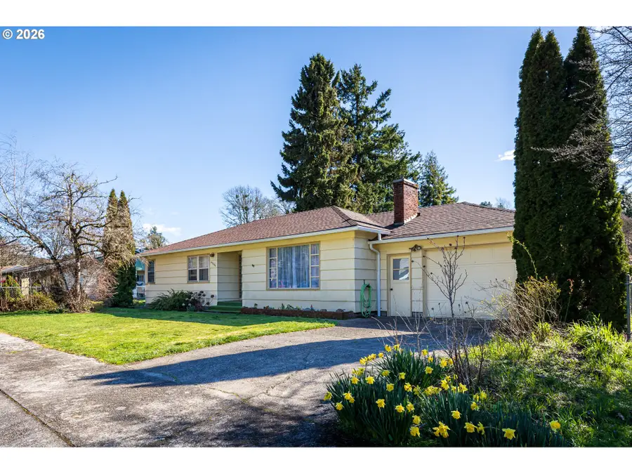 47866 W 1st St, Oakridge, OR 97463 - #3