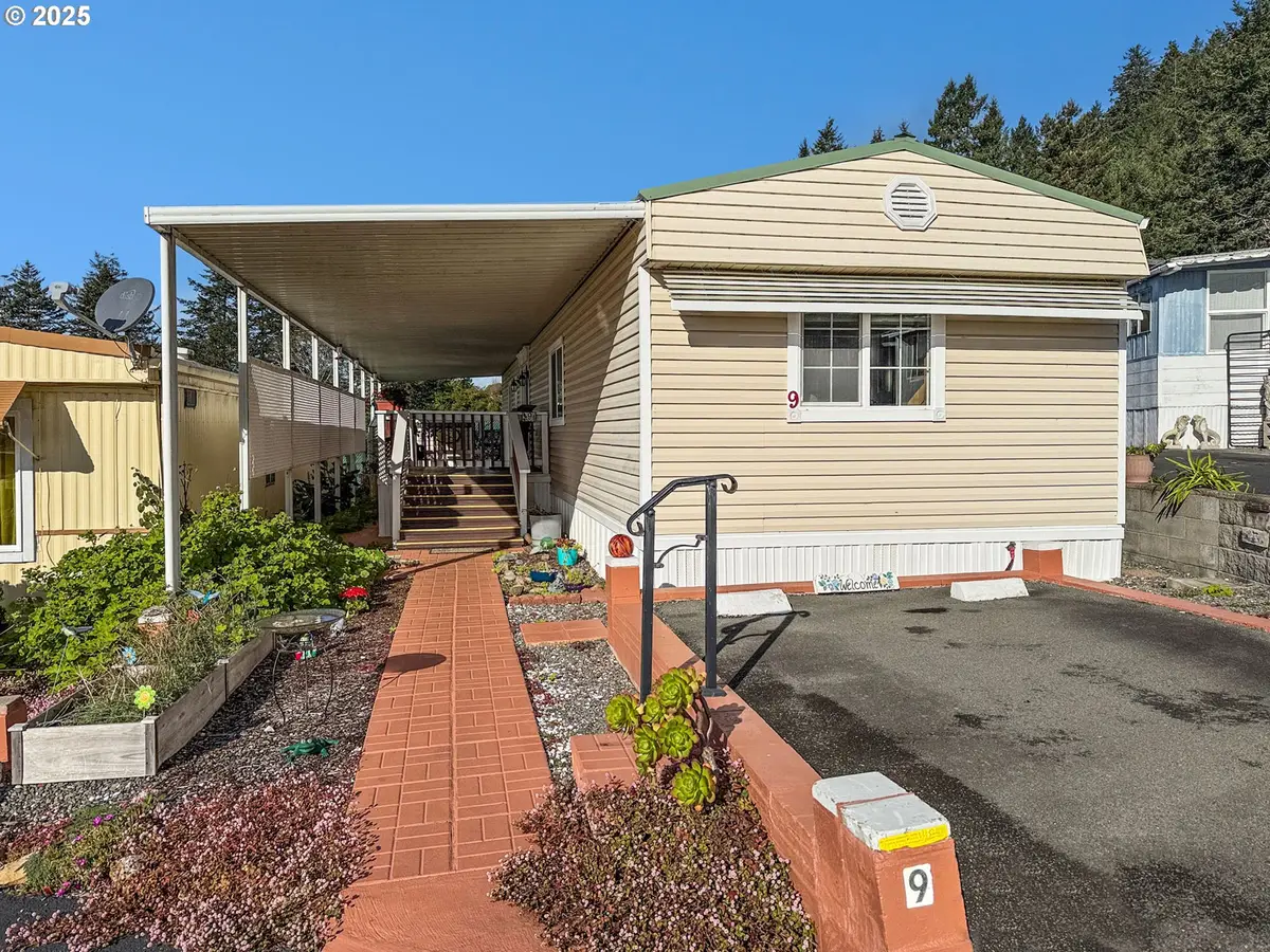 15765 Highway 101, Brookings, OR 97415 - Image #1