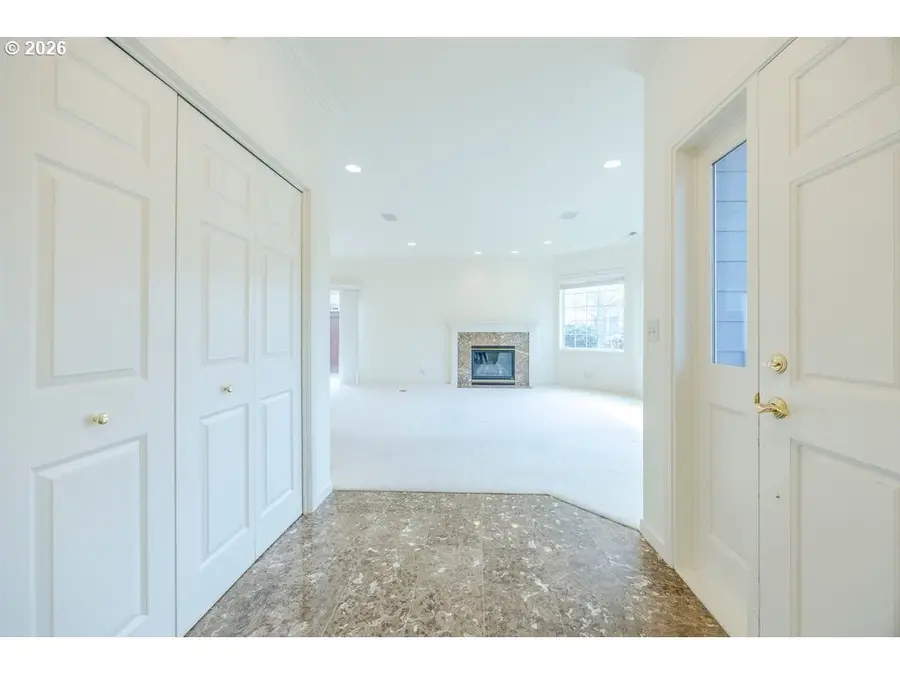 3329 Lake Wood Dr, Eugene, OR 97408 - #3