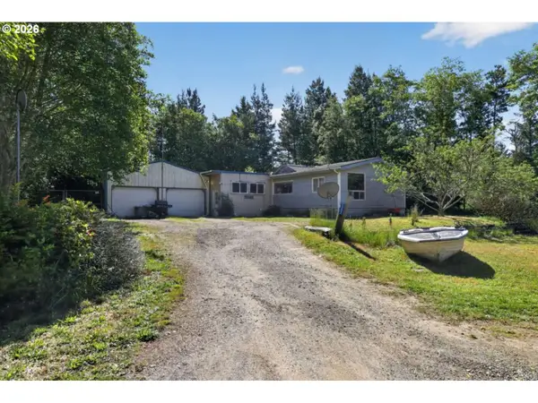 27702 Y Ln, OceanPark, WA 98640