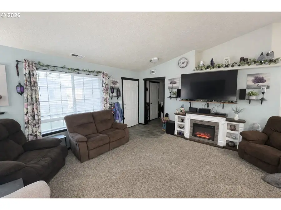 2665 Curlew St, Umatilla, OR 97882 - #3