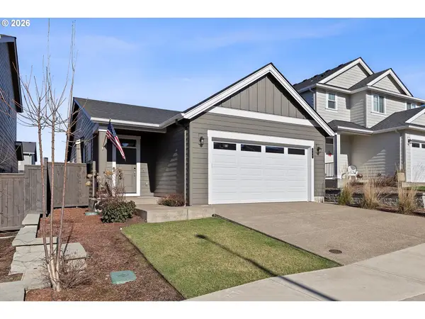 451 NE Greenway Dr, Estacada, OR 97023