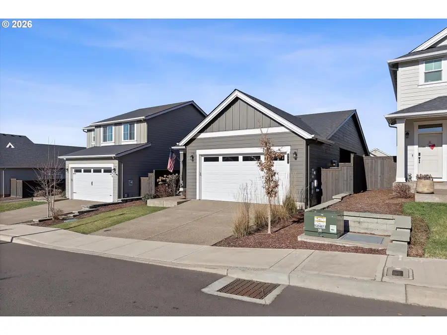 451 NE Greenway Dr, Estacada, OR 97023 - #3