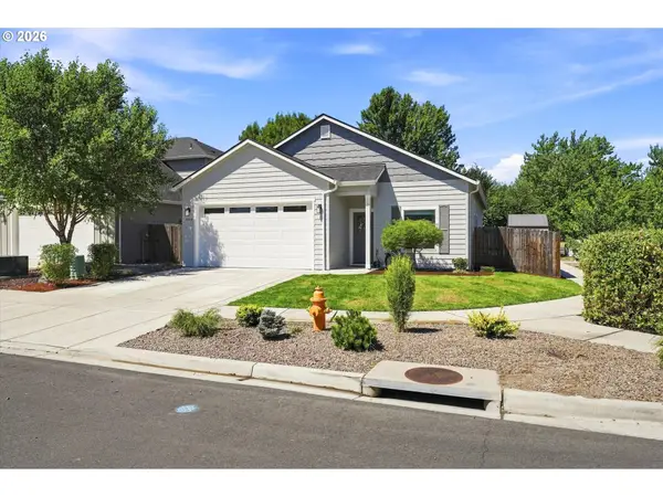 699 Kaitlin Ln, Medford, OR 97501