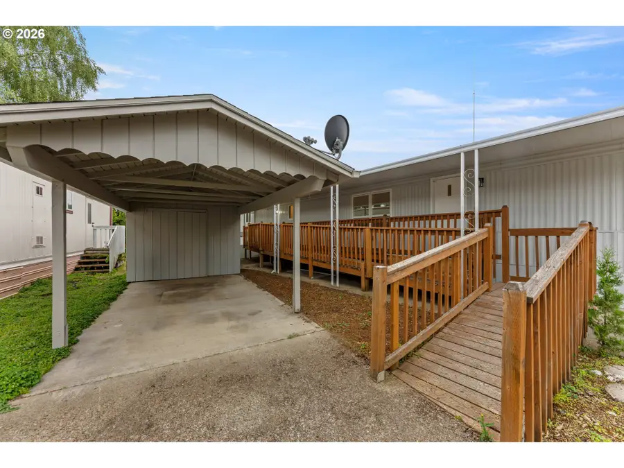 570 N 10th Ave #6, Cornelius, OR 97113 - #3