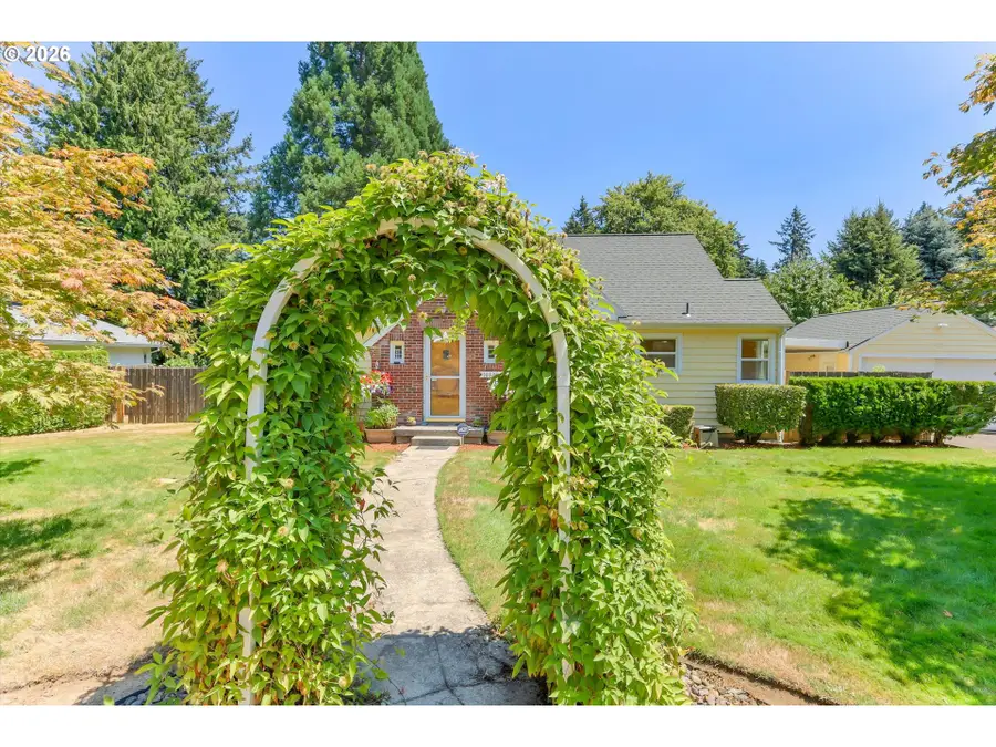 10320 SE Stanley Ave, Milwaukie, OR 97222 - #2