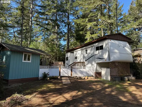 71 Castaway Cove, Florence, OR 97439